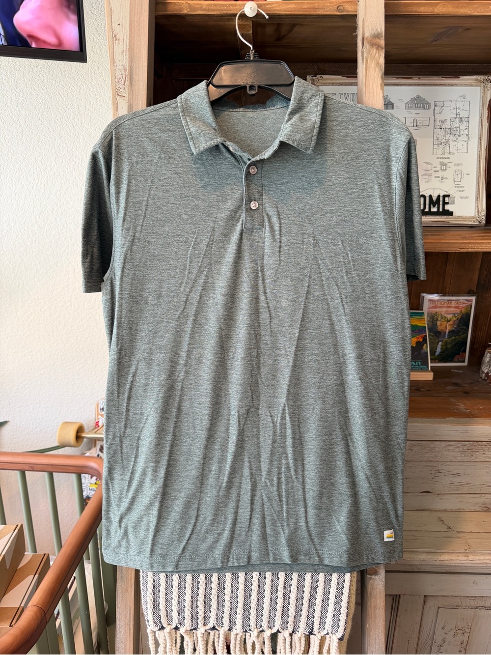 Vuori men’s strato tech polo size small